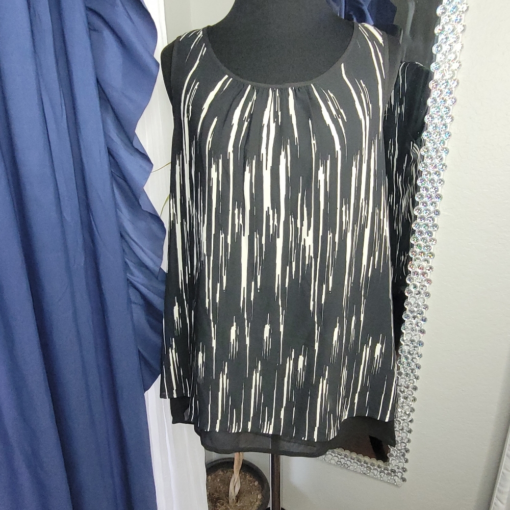 DANIEL RAINN Women's blouse NWT
